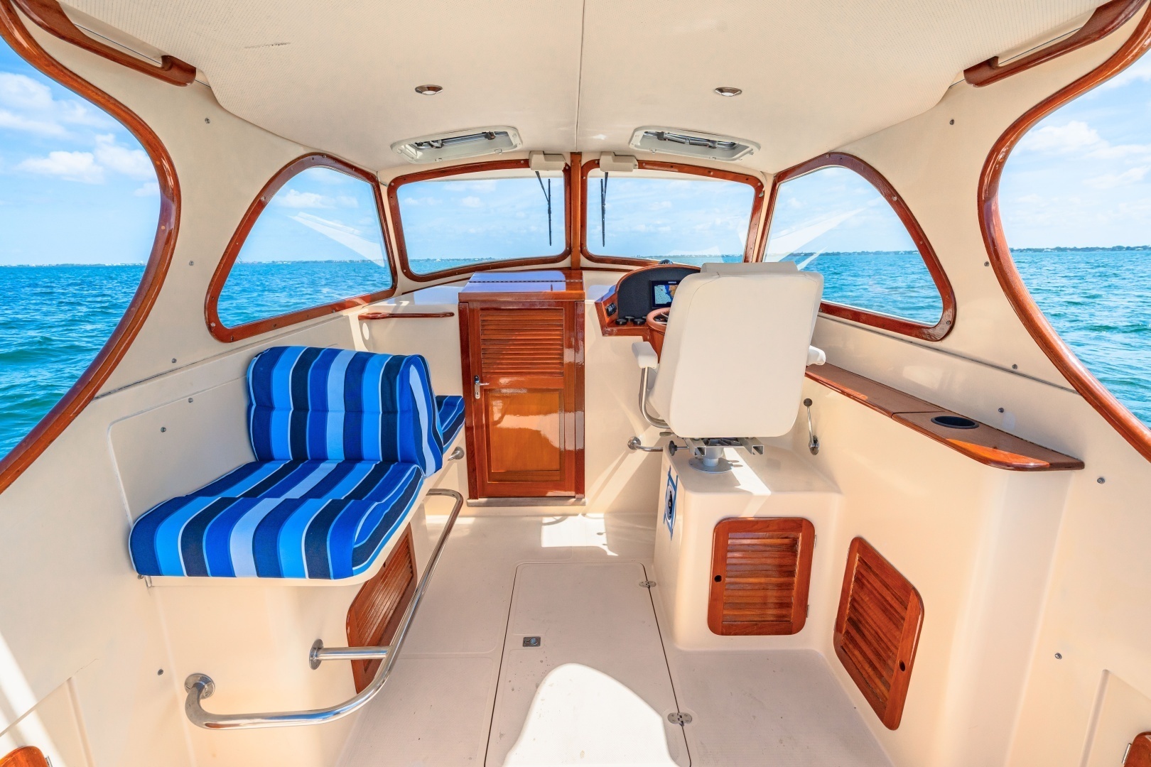 Hinckley-Picnic Boat 36 1998-Saddle Up Sarasota-Florida-United States-1998 36 Hinckley Picnic Boat Cockpit-6310475 | Thumbnail