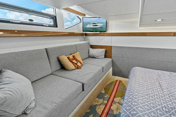 Cruisers Yachts-42 Cantius 2019-Truly Ineffable Longboat Key-Florida-United States-2019 Cruisers Yachts 42 Cantius Truly Ineffable-6277727