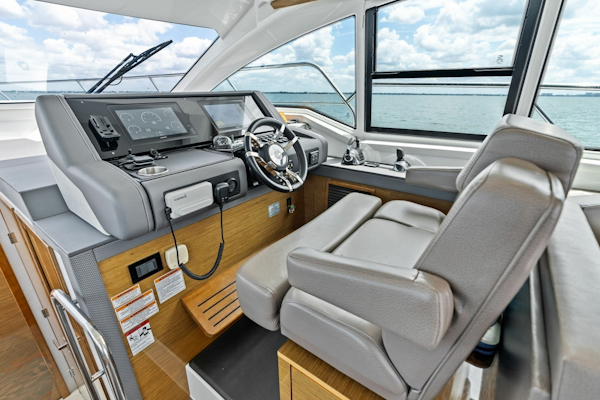 Cruisers Yachts-42 Cantius 2019-Truly Ineffable Longboat Key-Florida-United States-2019 Cruisers Yachts 42 Cantius Truly Ineffable-6277697