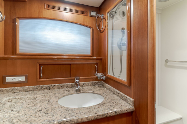 Grand Banks-59 Aleutian RP 2008-TINTAGEL Long Beach-California-United States-2008 Grand Banks 59 Aleutian RP TINTAGEL: Elegant Vanity in Guest Head-6921112