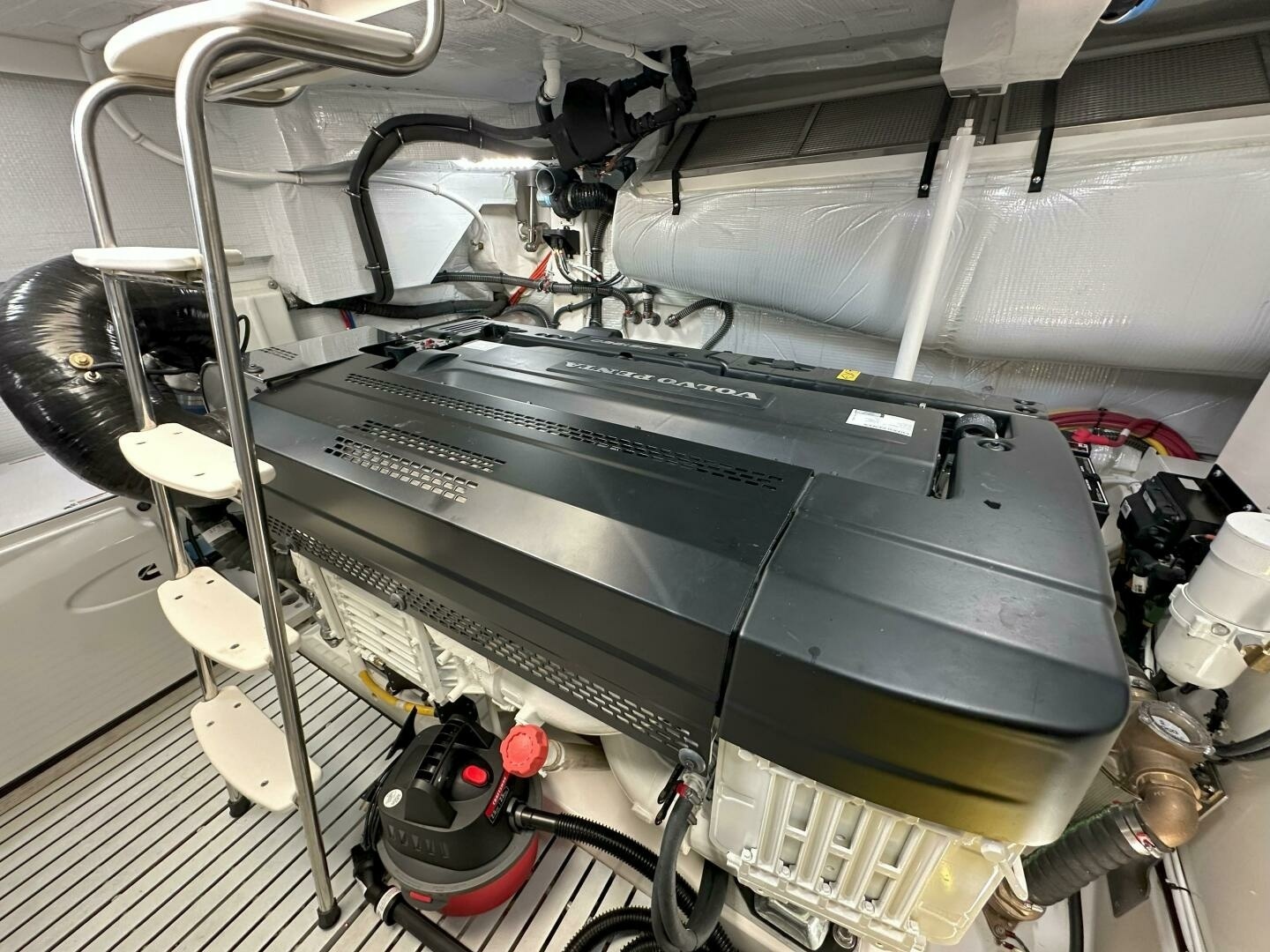 Tiara Yachts-EX 60 2025-Just Fine Sister Bay-Wisconsin-United States-2025 Tiara Yachts 60 EX  Engine Room-6277635 | Thumbnail