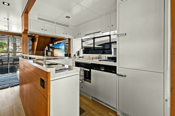 Sirena-64-MY 2021-Destin-E Fort Myers-Florida-United States-2021 Sirena 64 DESTIN-E Galley-6800102