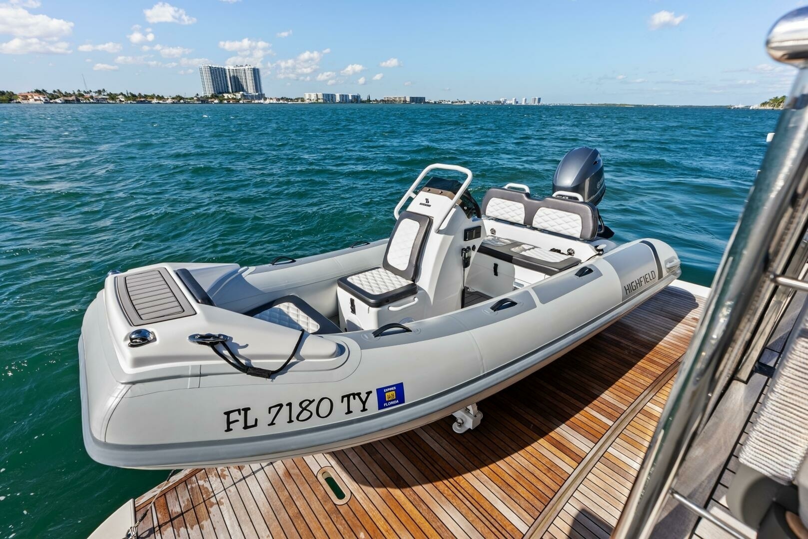 Absolute-75 Navetta 2025-Fantasy Girl Palm Beach-Florida-United States-6294935 | Thumbnail