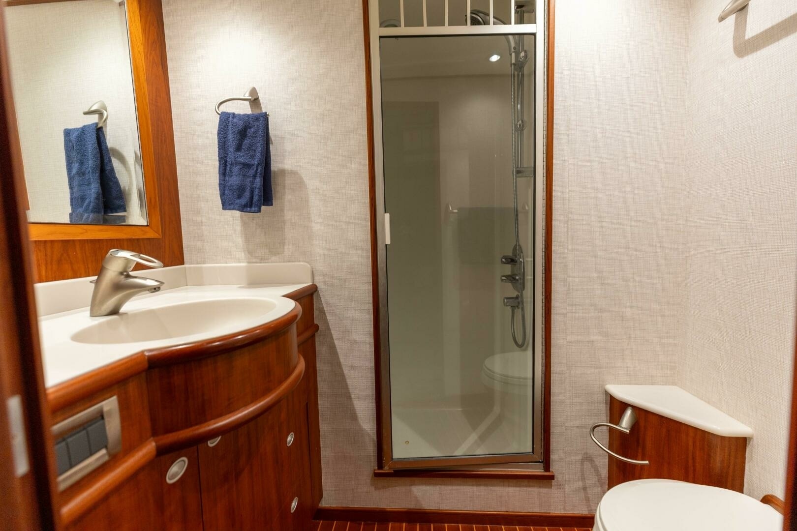 Jim Smith-68 Convertible 2006 -Destin-Florida-United States-2006 Jim Smith 68 Convertible Master Stateroom Head-6923224 | Thumbnail