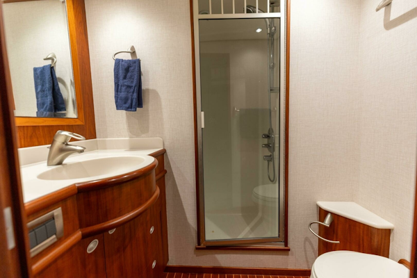 Jim Smith-68 Convertible 2006 -Destin-Florida-United States-2006 Jim Smith 68 Convertible Master Stateroom Head-6923224