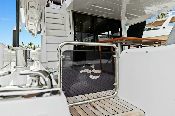 Sirena-64-MY 2021-Destin-E Fort Myers-Florida-United States-2021 Sirena 64 DESTIN-E Aft Deck-6800146