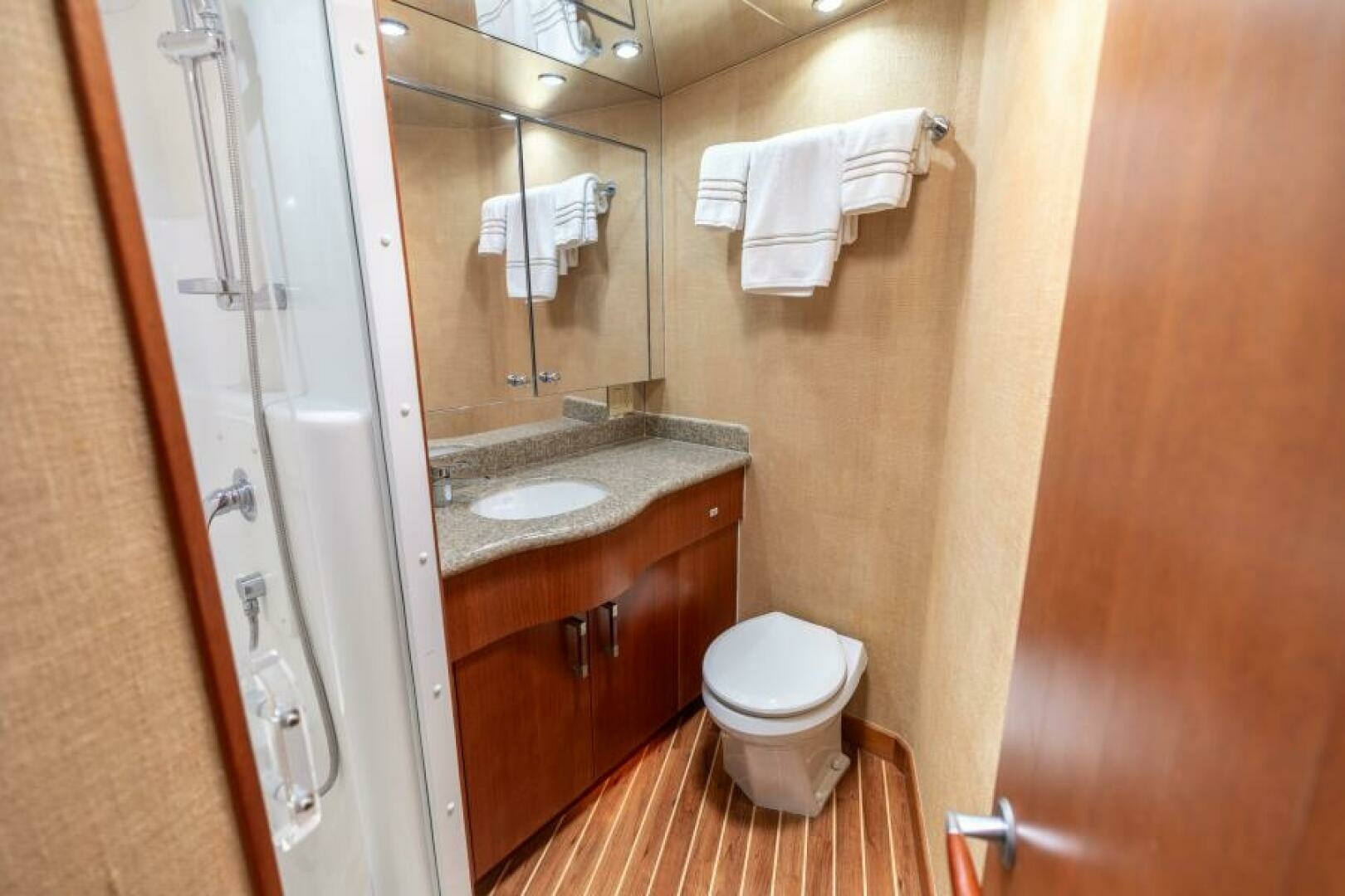 Hatteras-60 Convertible 2008-Fallline Panama City Beach-Florida-United States-2008 Hatteras 60 Convertible  Master Head-6279741 | Thumbnail