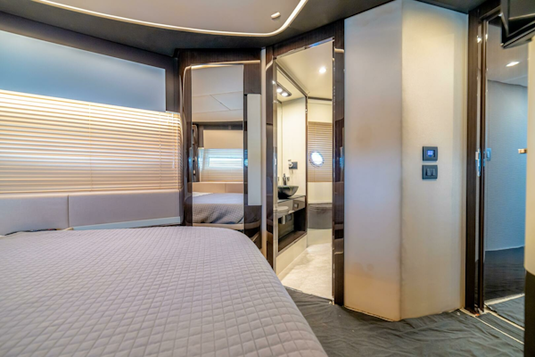 Azimut-77S 2017-Carpe Diem Genoa-Italy-2017 Azimut 77 Carpe Diem-6798443