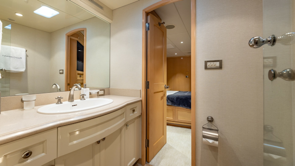 Trinity Yachts-144  1998-BAD COMPANY Fort Lauderdale-Florida-United States-1998 Trinity Yachts Sport Fisherman  BAD COMPANY: Private Ensuite Bathroom View-6803480