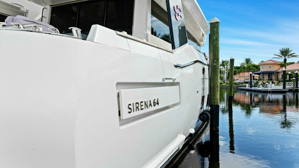 Sirena-64-MY 2021-Destin-E Fort Myers-Florida-United States-2021 Sirena 64 DESTIN-E Badge-6800148