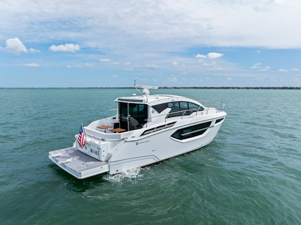 Cruisers Yachts-42 Cantius 2019-Truly Ineffable Longboat Key-Florida-United States-2019 Cruisers Yachts 42 Cantius Truly Ineffable-6277753