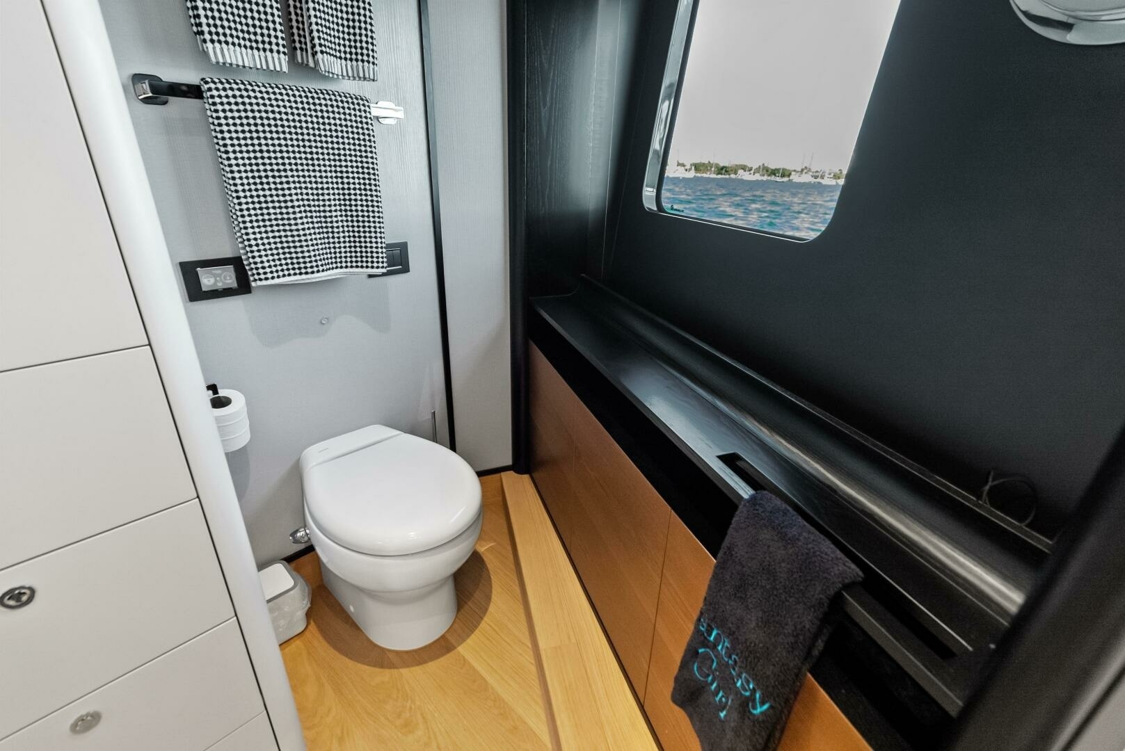Absolute-75 Navetta 2025-Fantasy Girl Palm Beach-Florida-United States-6294885 | Thumbnail