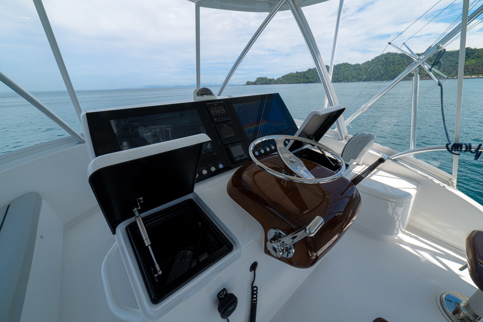 Viking-46 Billfish 2023-Scarlet Los Suenos-Costa Rica-2023 Viking 46 Billfish Flybridge-6090823 | Thumbnail