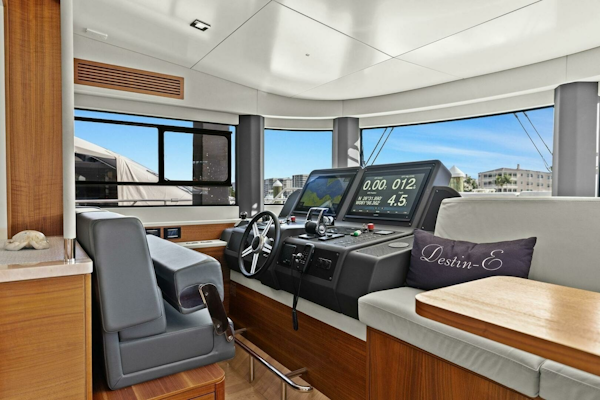 Sirena-64-MY 2021-Destin-E Fort Myers-Florida-United States-2021 Sirena 64 DESTIN-E Helm-6800093