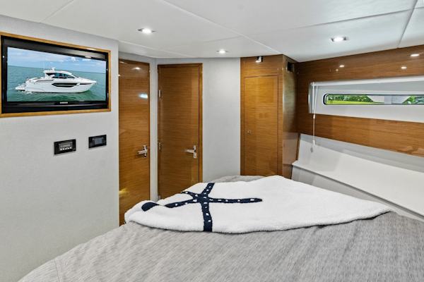 Cruisers Yachts-42 Cantius 2019-Truly Ineffable Longboat Key-Florida-United States-2019 Cruisers Yachts 42 Cantius Truly Ineffable-6277735