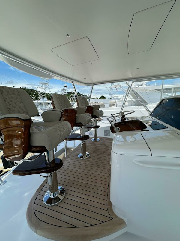 Viking-82 Convertible 2025-Boujie QUEPOS-Costa Rica-2025 82 Viking Convertible Boujie Bridge (3)-6811602