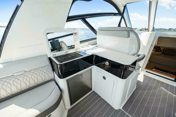 Sea Ray-370 Sundancer 2022-Golden Ticket Sarasota-Florida-United States-2022 Sea Ray 370 OB -6287891