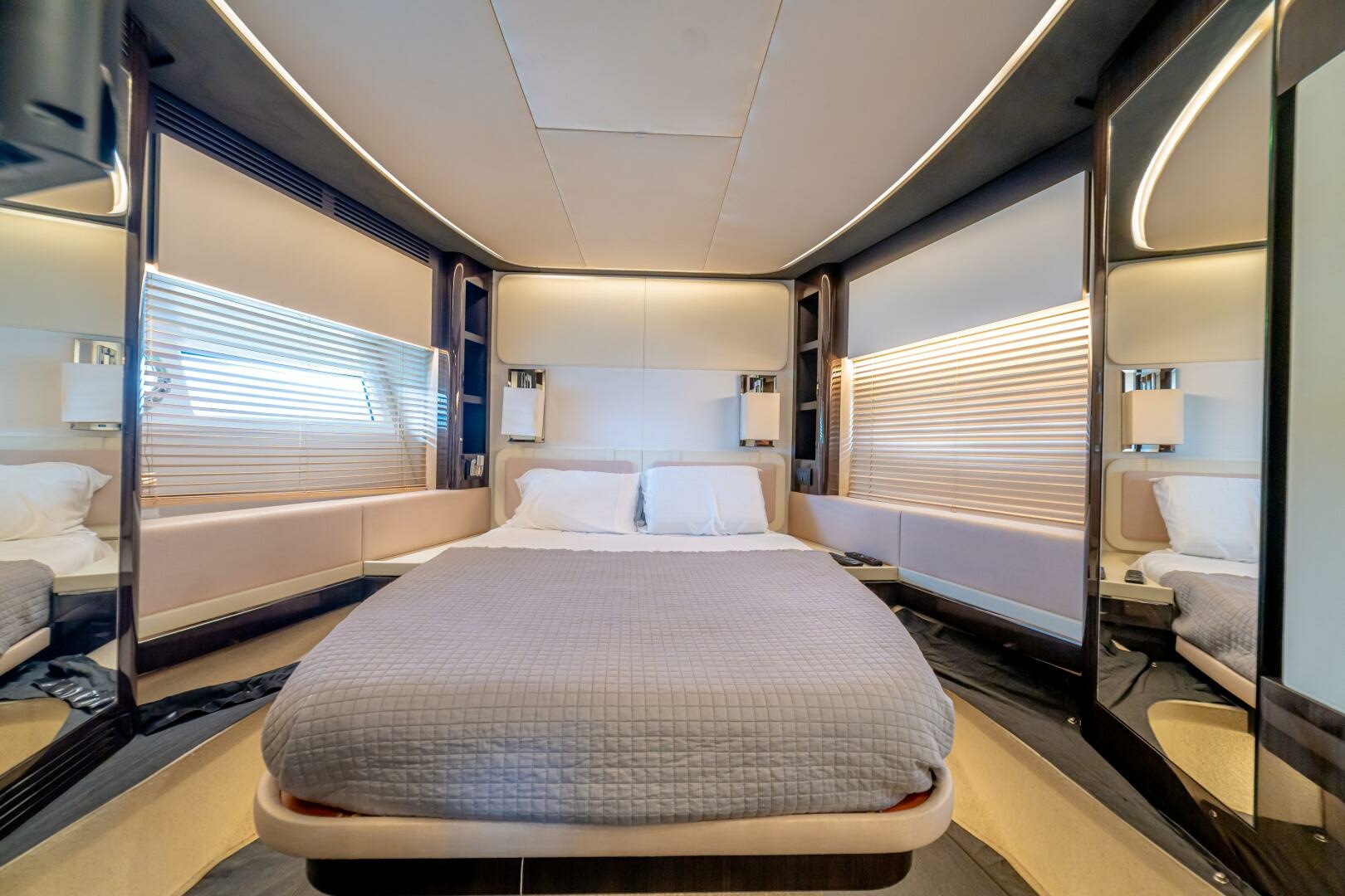 Azimut-77S 2017-Carpe Diem Genoa-Italy-2017 Azimut 77 Carpe Diem  Stateroom-6798376 | Thumbnail